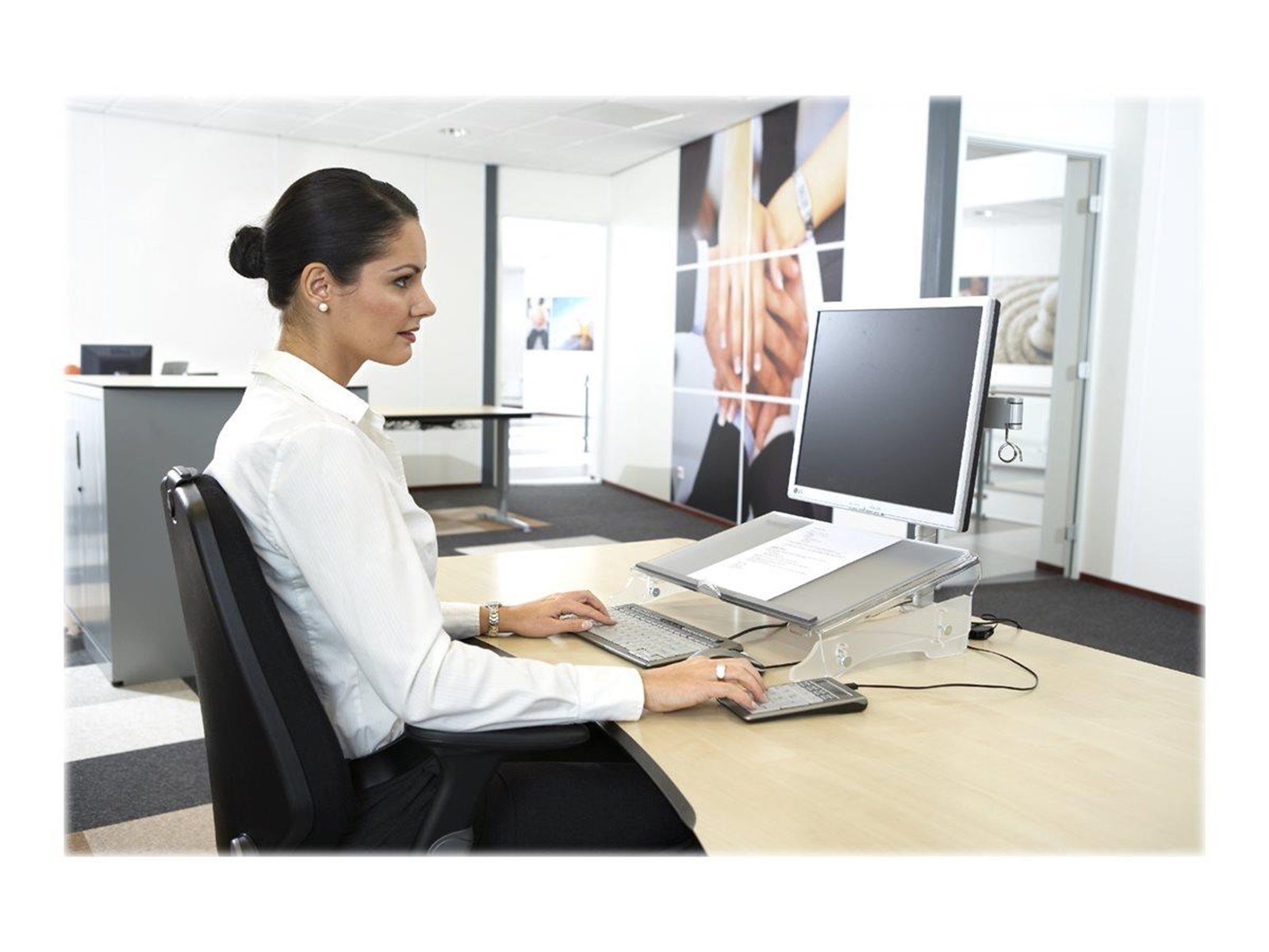 Bakker Elkhuizen keyboard arm rest Bakker Elkhuizen keyboard arm rest